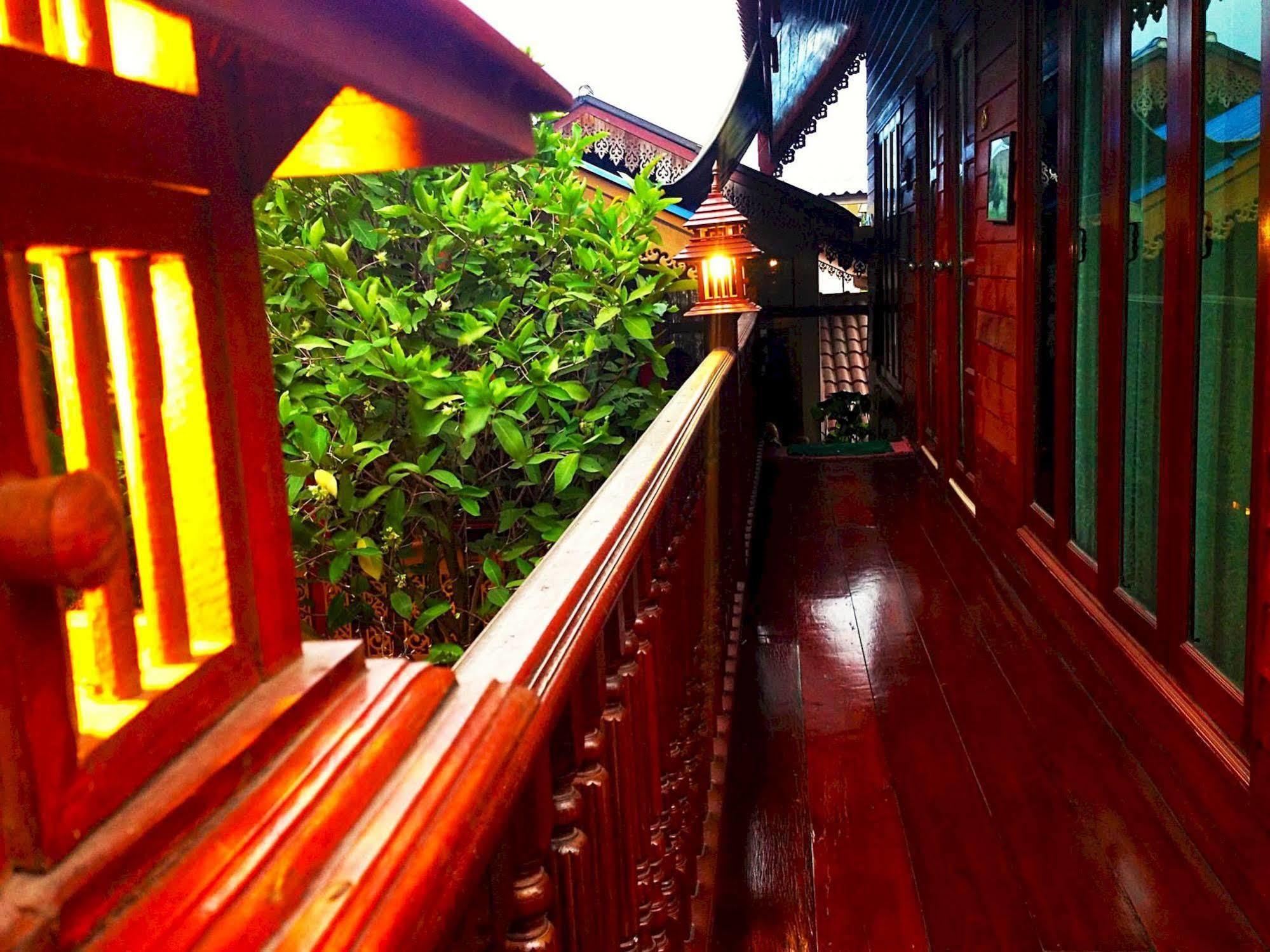 Baifern Homestay Ayutthaya Bagian luar foto