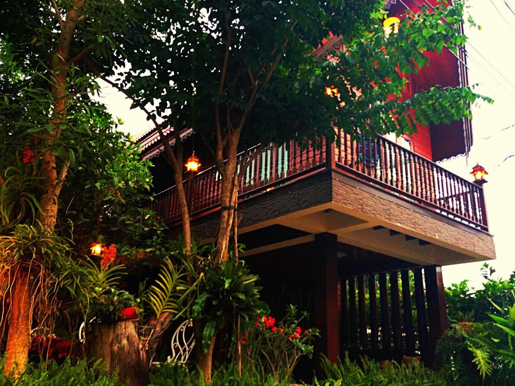 Baifern Homestay Ayutthaya Bagian luar foto